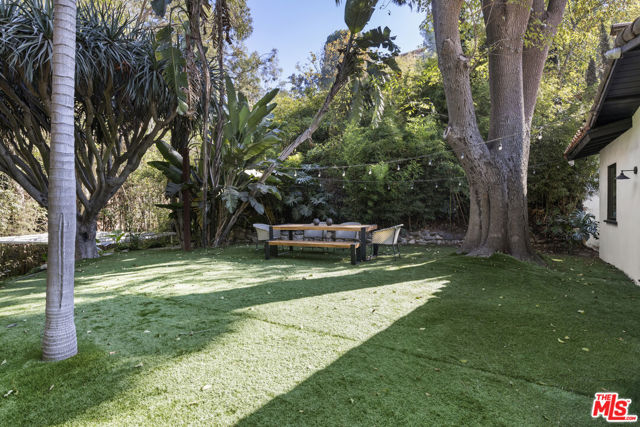 2936 La Castana Drive, Los Angeles CA: https://media.crmls.org/mediaz/1fad6f3c-5f48-47e9-b49c-5976e1d0f404.jpg
