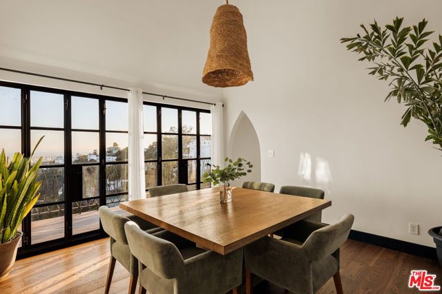 6 Bed Home for Sale in Los Angeles, California