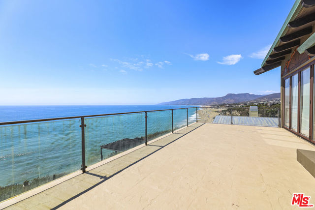 7007 Birdview Avenue, Malibu CA: https://media.crmls.org/mediaz/1faed6b6-7fb5-4f29-866d-f5a7b6d09e84.jpg