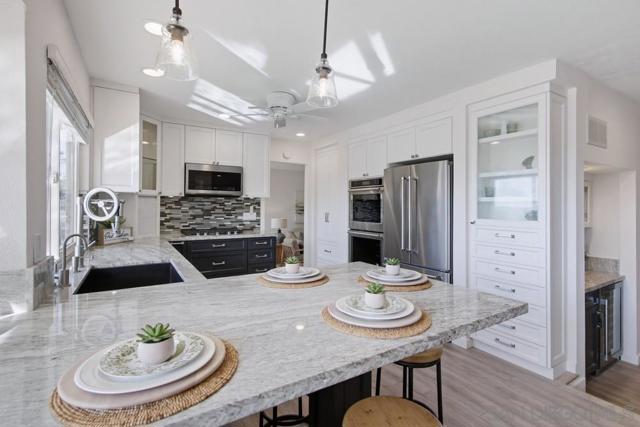 12835 Via Caballo Rojo, San Diego CA: https://media.crmls.org/mediaz/1faf6d77-0303-45ba-80eb-b95b70f49e88.jpg