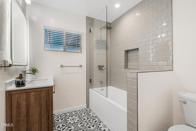 15233 Camarillo Street, Sherman Oaks CA: https://media.crmls.org/mediaz/1fb19d50-fe34-4496-ba0b-e8610c8ca5b2.jpg