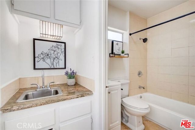 1856 W 14th Street, Los Angeles CA: https://media.crmls.org/mediaz/1fb1c5dc-e015-4a94-a974-8bdba7dda76a.jpg