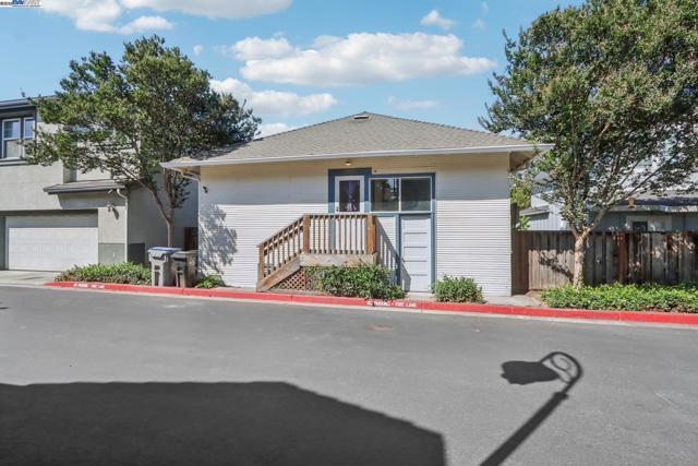 774 S 12th St, San Jose CA: https://media.crmls.org/mediaz/1fb232b8-ac3e-4e38-95dd-e71f835602c5.jpg