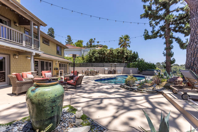 3626 Saint Elizabeth Road, Glendale CA: https://media.crmls.org/mediaz/1fb4975c-68cf-4bbd-870c-d2bd5e2a4086.jpg