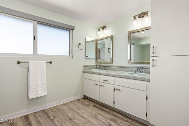 2365 Henrietta Avenue, La Crescenta CA: https://media.crmls.org/mediaz/1fb4b87d-3168-444e-a357-fdd35fc7acea.jpg
