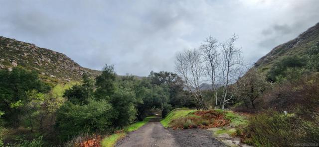 19832 Japatul Rd, Alpine CA: https://media.crmls.org/mediaz/1fb4dc41-47c0-4ef3-aaa2-764608391873.jpg