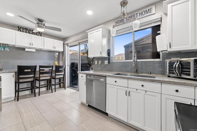 Detail Gallery Image 8 of 25 For 303 S Mollison Ave #3,  El Cajon,  CA 92020 - 2 Beds | 1/1 Baths