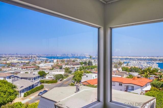 954 Harbor View Dr, San Diego CA: https://media.crmls.org/mediaz/1fb54741-8701-4667-8d7d-42284e1261a2.jpg