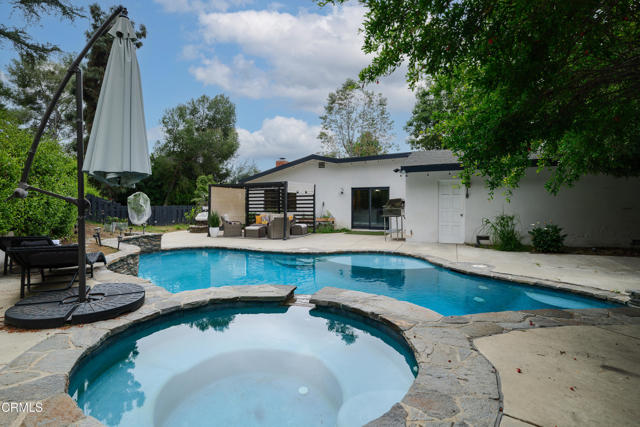Detail Gallery Image 2 of 34 For 1445 Washburn Rd, Pasadena,  CA 91105 - 3 Beds | 2 Baths