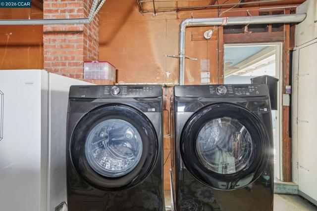 Image 27 of 28 For 2105 Holbrook Drive