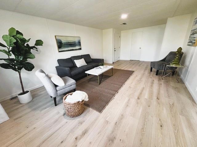 269 Oahu, Union City CA: https://media.crmls.org/mediaz/1fb5c01f-ad5d-4d83-b8f8-377f0d6565f3.jpg