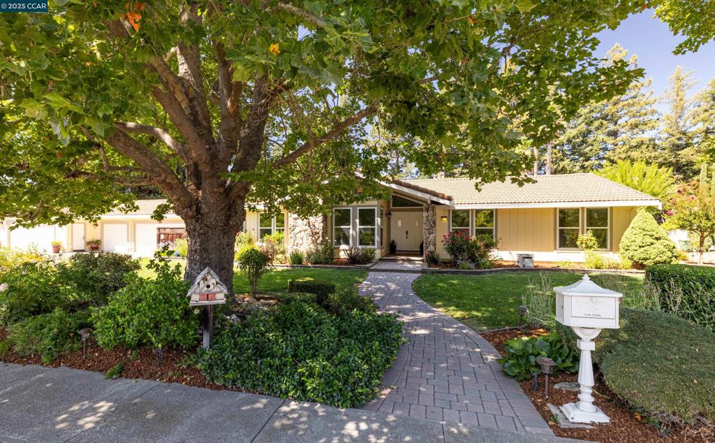 558 Freitas Road