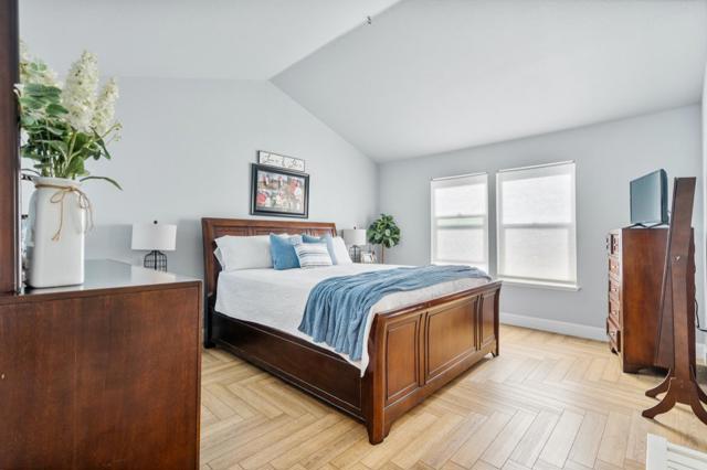 1090 Los Altos Drive, Hollister CA: https://media.crmls.org/mediaz/1fb5ec10-2c32-4bdd-b75f-08141e2617c5.jpg