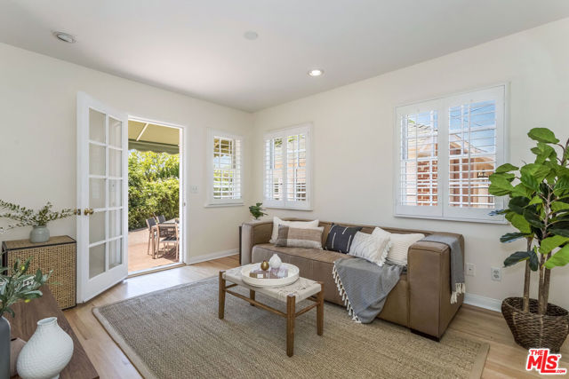 5967 Carpenter Avenue, Valley Village CA: https://media.crmls.org/mediaz/1fb63088-8b9f-4af6-b66f-0fb3370f26fc.jpg