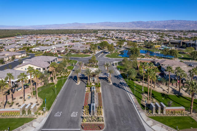 Image 32 of 40 For 50460 Monterey Canyon Drive