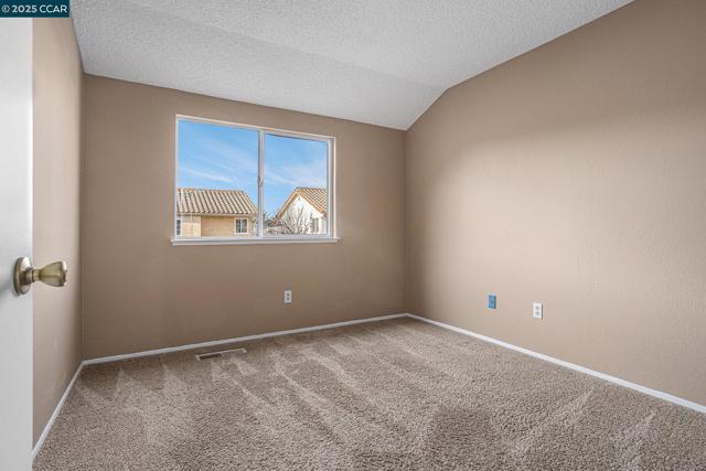 2921 19Th St, San Pablo CA: https://media.crmls.org/mediaz/1fb7d343-98b0-49cd-9222-24e2409c3767.jpg