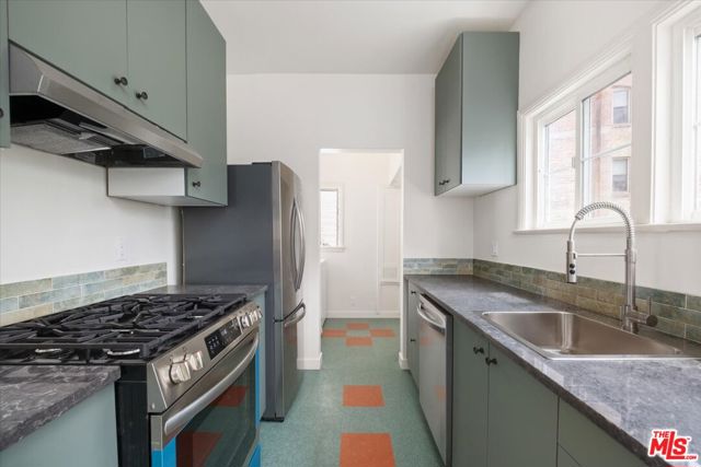6612 Emmet Terrace, Los Angeles CA: https://media.crmls.org/mediaz/1fb7f636-498b-40fc-a563-9e20049c4c06.jpg