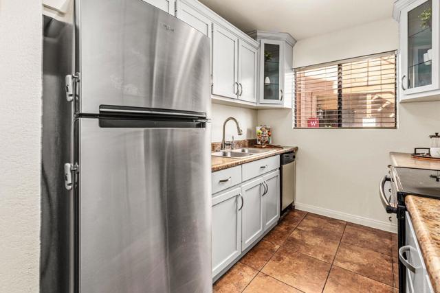 Detail Gallery Image 7 of 24 For 2920 Briarwood Rd #I-1,  Bonita,  CA 91902 - 2 Beds | 1/1 Baths