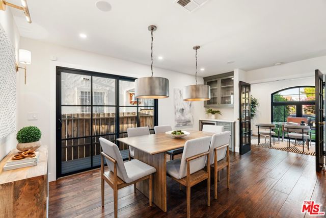 1225 S Cloverdale Avenue, Los Angeles CA: https://media.crmls.org/mediaz/1fb81e81-656f-41ba-a43e-a3cf31e6a006.jpg