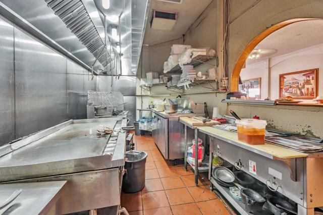 5272 5272 Monterey Road, San Jose CA: https://media.crmls.org/mediaz/1fb9498e-a49a-465c-85a4-cca5bc1f3f34.jpg