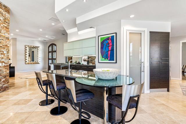 28 Clancy Lane S Lane, Rancho Mirage CA: https://media.crmls.org/mediaz/1fb9bbee-61cb-4f3e-81a2-c3861b1656ec.jpg