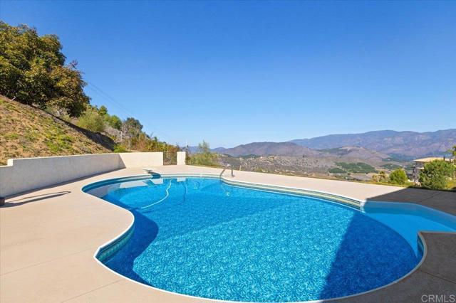 Detail Gallery Image 9 of 56 For 13584 Mcnally Rd, Valley Center,  CA 92082 - 4 Beds | 3 Baths