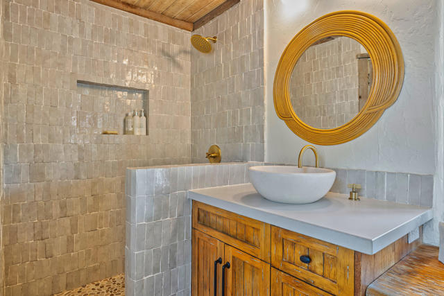 52862 Eisenhower Drive Drive, La Quinta CA: https://media.crmls.org/mediaz/1fba3d67-4eb8-4767-b023-9e6d8eb92872.jpg