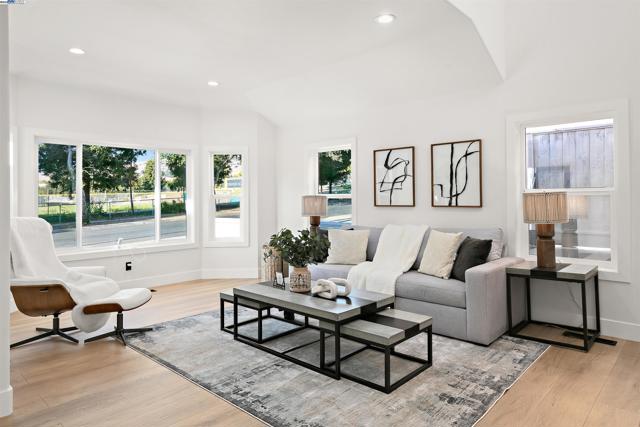 3198 Vintage Crest Dr, San Jose CA: https://media.crmls.org/mediaz/1fbaa0a3-b57d-4565-9031-a3ca0a36f99f.jpg