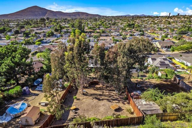 8455 Nentra St, La Mesa CA: https://media.crmls.org/mediaz/1fbb436d-f5e5-4c1e-b3ea-acee8950707d.jpg