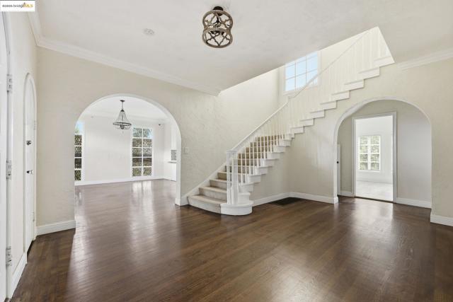 5449 Barrett Ave, El Cerrito CA: https://media.crmls.org/mediaz/1fbbe7e9-6d51-4028-818a-2d165fd4544c.jpg