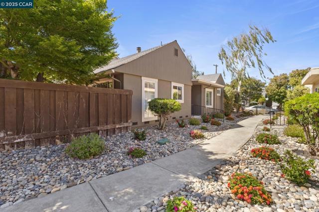 1911 Morse St, Santa Clara CA: https://media.crmls.org/mediaz/1fbd19c6-89b9-47e2-9ec2-ad5a25b80178.jpg