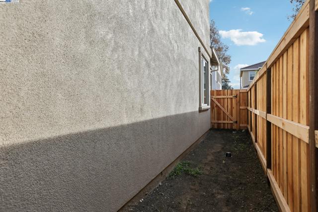 109 Creek View Cir, Fairfield CA: https://media.crmls.org/mediaz/1fbd2d37-4f67-466f-b7a4-c7c5b9dd5b6b.jpg