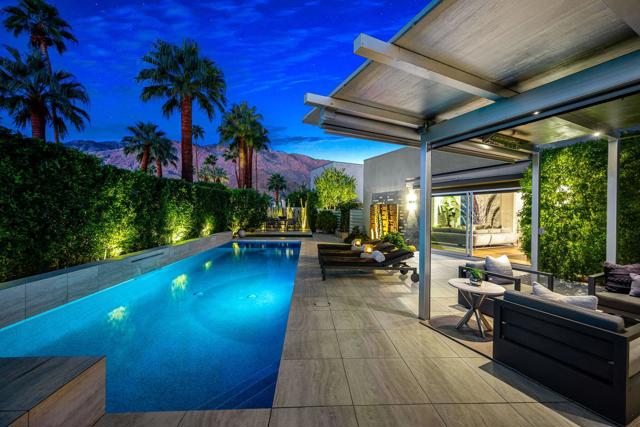 1047 Hunter Drive, Palm Springs CA: https://media.crmls.org/mediaz/1fbddd33-fe05-4187-8452-7a6e2e1b54ca.jpg