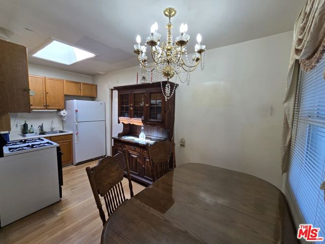 12846 Short Avenue, Los Angeles CA: https://media.crmls.org/mediaz/1fbde412-353a-43d2-ba4a-6e4eda7a46bf.jpg