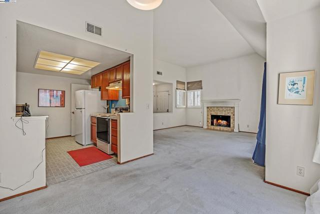 3754 N Stoneglen, Richmond CA: https://media.crmls.org/mediaz/1fbe0460-bdcc-49e5-a359-3e503d35521d.jpg
