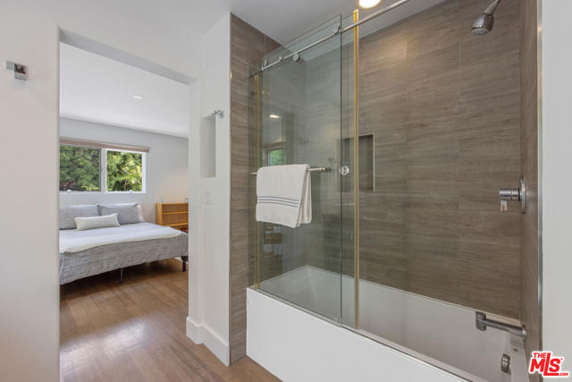 1312 Shoreline Drive, Santa Barbara CA: https://media.crmls.org/mediaz/1fbe1f6d-6a48-4eec-99c3-e8b8a75e4ca6.jpg