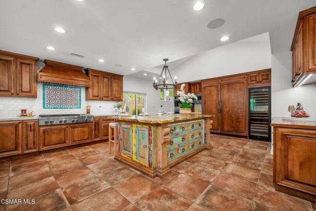 4456 Hayvenhurst Avenue, Encino CA: https://media.crmls.org/mediaz/1fbe3958-3512-4406-b4fa-7ea24f2978e5.jpg