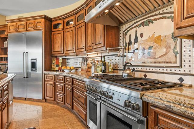 19557 Fortuna Del Este, Escondido CA: https://media.crmls.org/mediaz/1fbf20be-22e4-4924-bc2c-75aee23961db.jpg