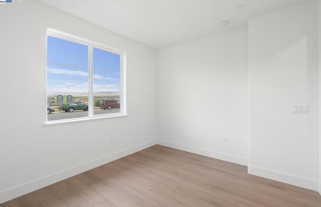 373 E Gobind Blvd, Mountain House CA: https://media.crmls.org/mediaz/1fbf4d0c-ba44-4840-bb48-83c13d89a235.jpg