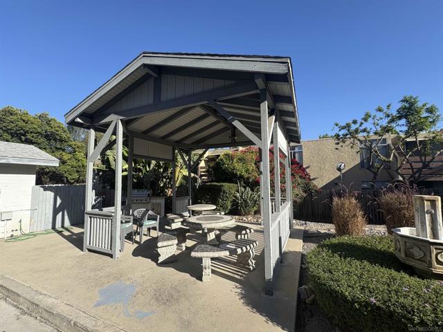 4847 Parks Ave, La Mesa CA: https://media.crmls.org/mediaz/1fbf6ac8-6630-4926-b000-3c5464870fcf.jpg