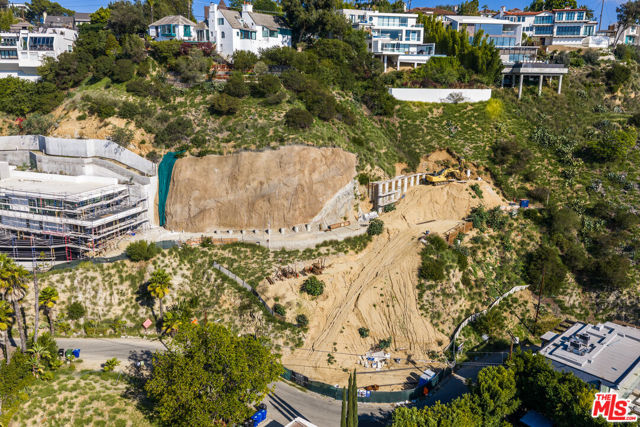 2004 Sunset Plaza Drive, Los Angeles CA: https://media.crmls.org/mediaz/1fbf7afc-662a-4825-a2e8-b4ba8b890356.jpg