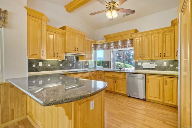 61 Via Larga Vista, Bonsall CA: https://media.crmls.org/mediaz/1fbfbf89-d4aa-48f3-8a46-f4537e53341c.jpg
