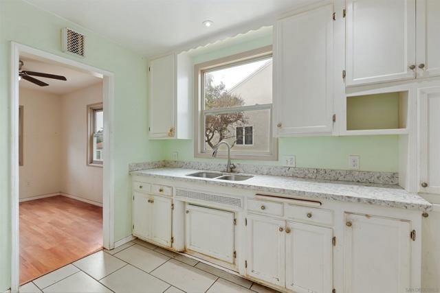 4352 Athens St, San Diego CA: https://media.crmls.org/mediaz/1fbfda1a-d4c2-43d0-8b96-f018051bf14f.jpg