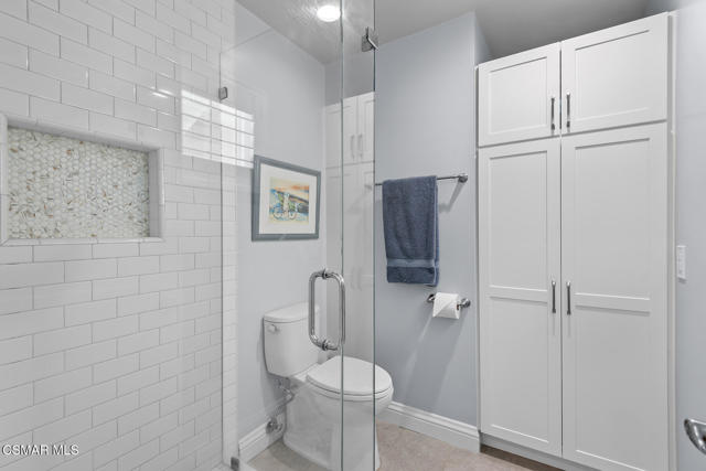 364 Longwood Court, Thousand Oaks CA: https://media.crmls.org/mediaz/1fbff997-52a8-4334-a660-14994ba9d446.jpg