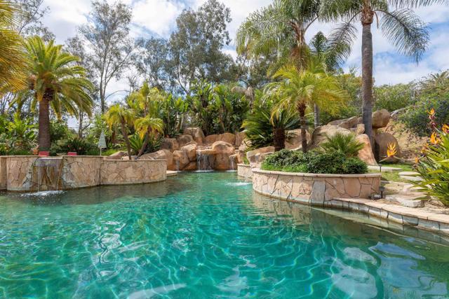 13645 Paseo De La Huerta, Poway CA: https://media.crmls.org/mediaz/1fc0827c-6763-4cce-bf42-5366ec93d231.jpg