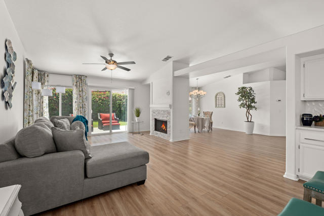 Image 4 of 13 For 81161 Las Colinas Avenue
