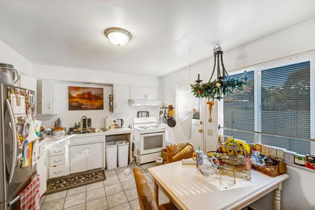 609 Congress Avenue, Pacific Grove CA: https://media.crmls.org/mediaz/1fc0f38b-28f0-4cec-945e-410917a55cb0.jpg