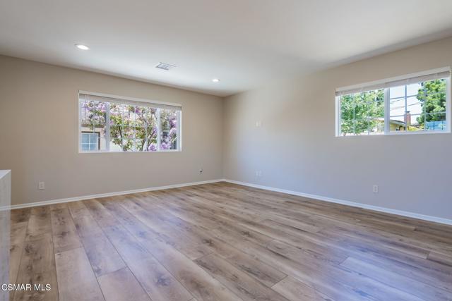 3242 Hereford Court, Simi Valley CA: https://media.crmls.org/mediaz/1fc167d4-a282-41dd-aa54-13ac31d1175d.jpg