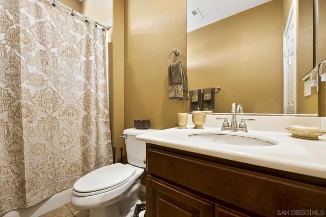 5545 Nanday Ct, Oceanside CA: https://media.crmls.org/mediaz/1fc1cbce-fd09-4b63-829d-56b7bfcc2545.jpg