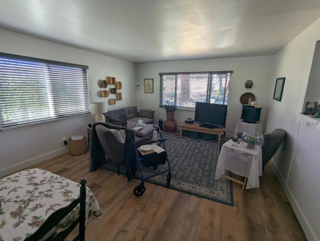 Image 6 of 8 For 3538 Alden  